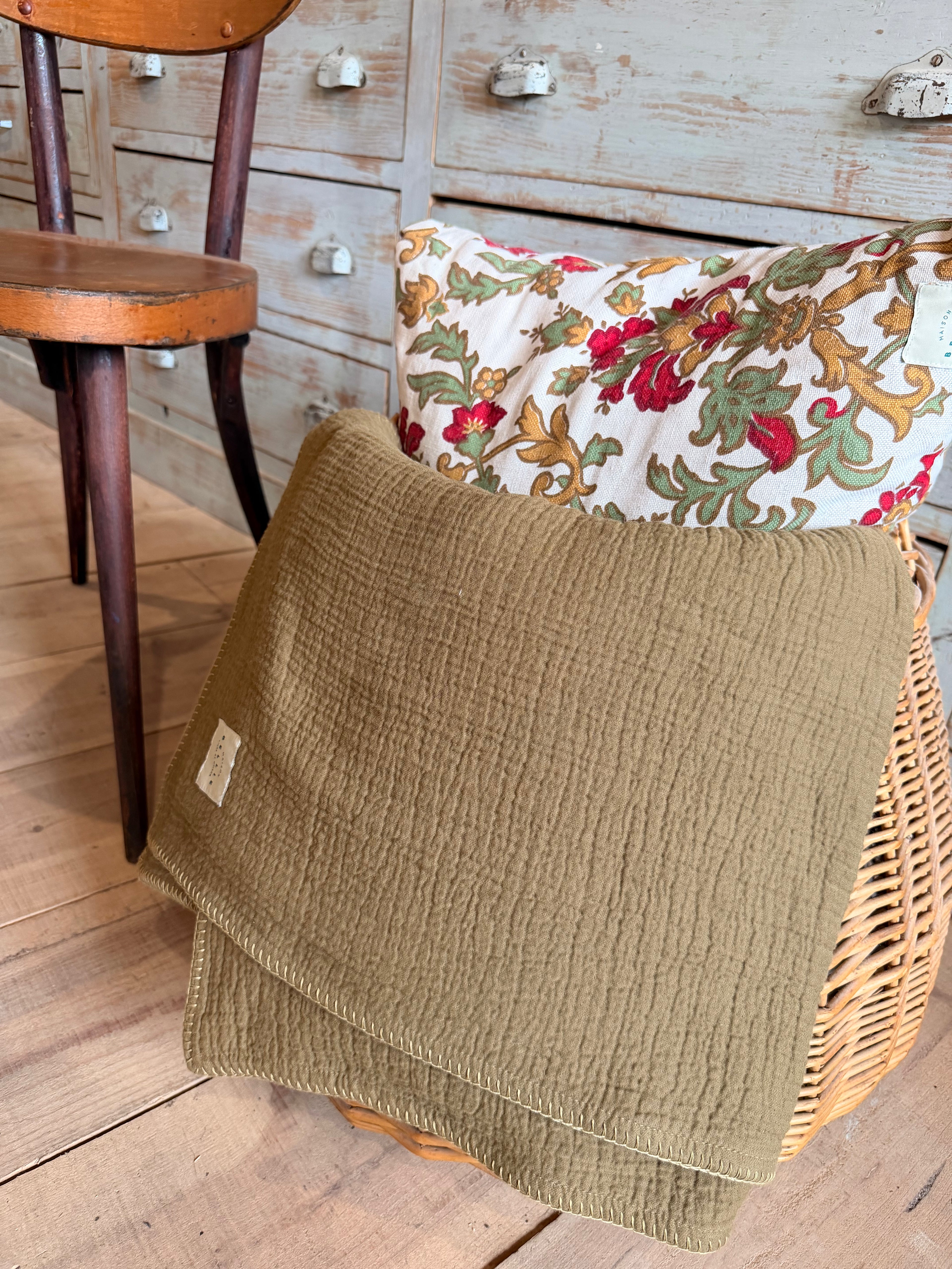 Plaid en double gaze de coton – Vert olive – 124 × 168 cm