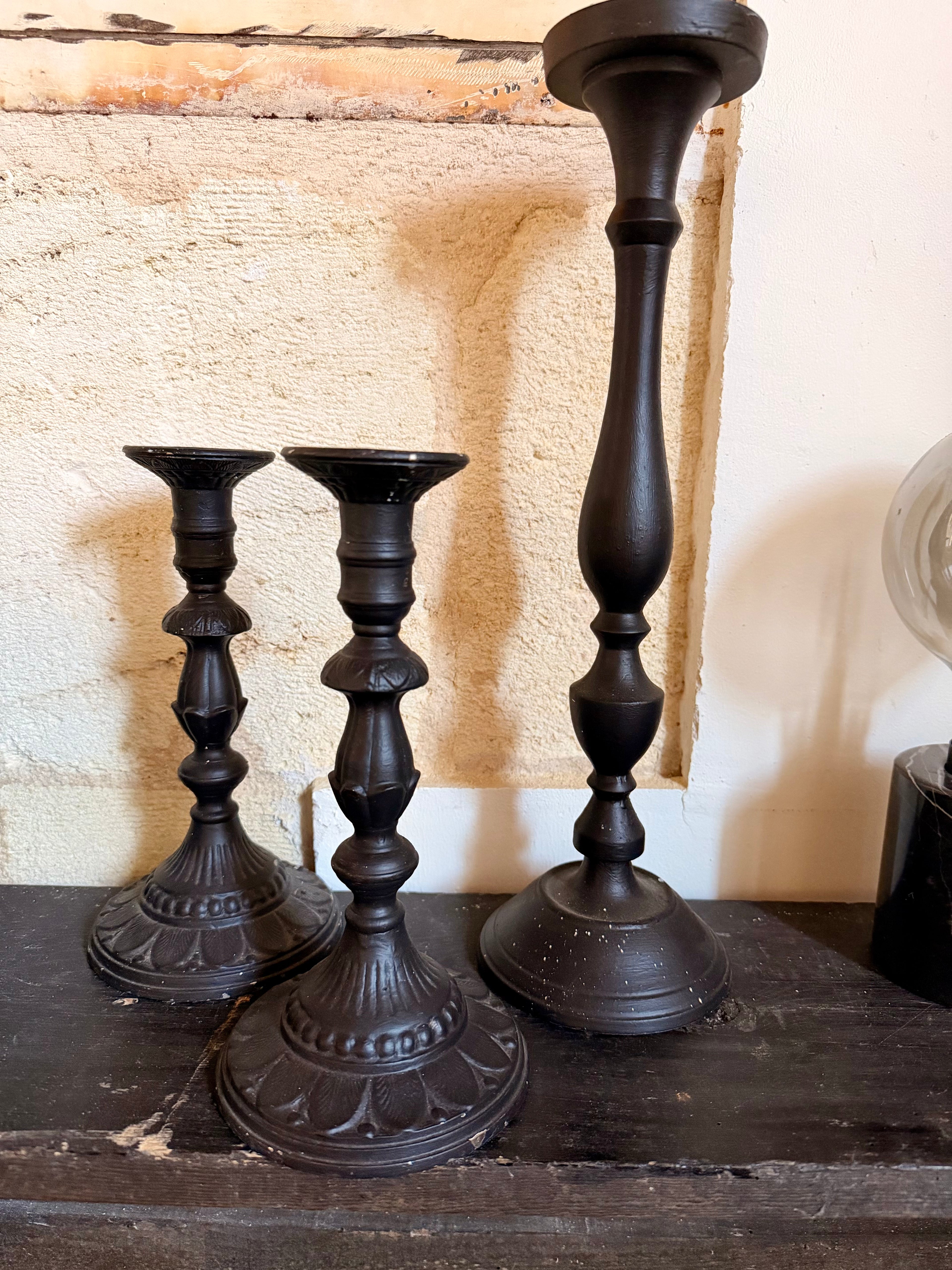 Ensemble de bougeoirs décoratifs en résine